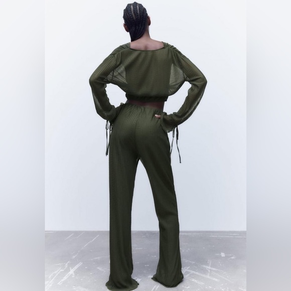 Zara Flared Pleated Pants Dark Green Zara Pants - Picture 3 of 7